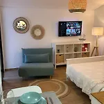 Refugio Junto A Falesia オーリョス・デ・アーグァ