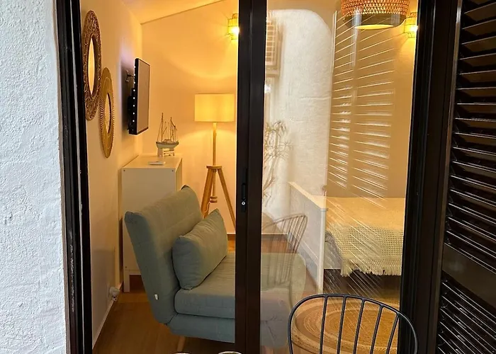 Refugio Junto A Falesia * 올류스 데 아구아